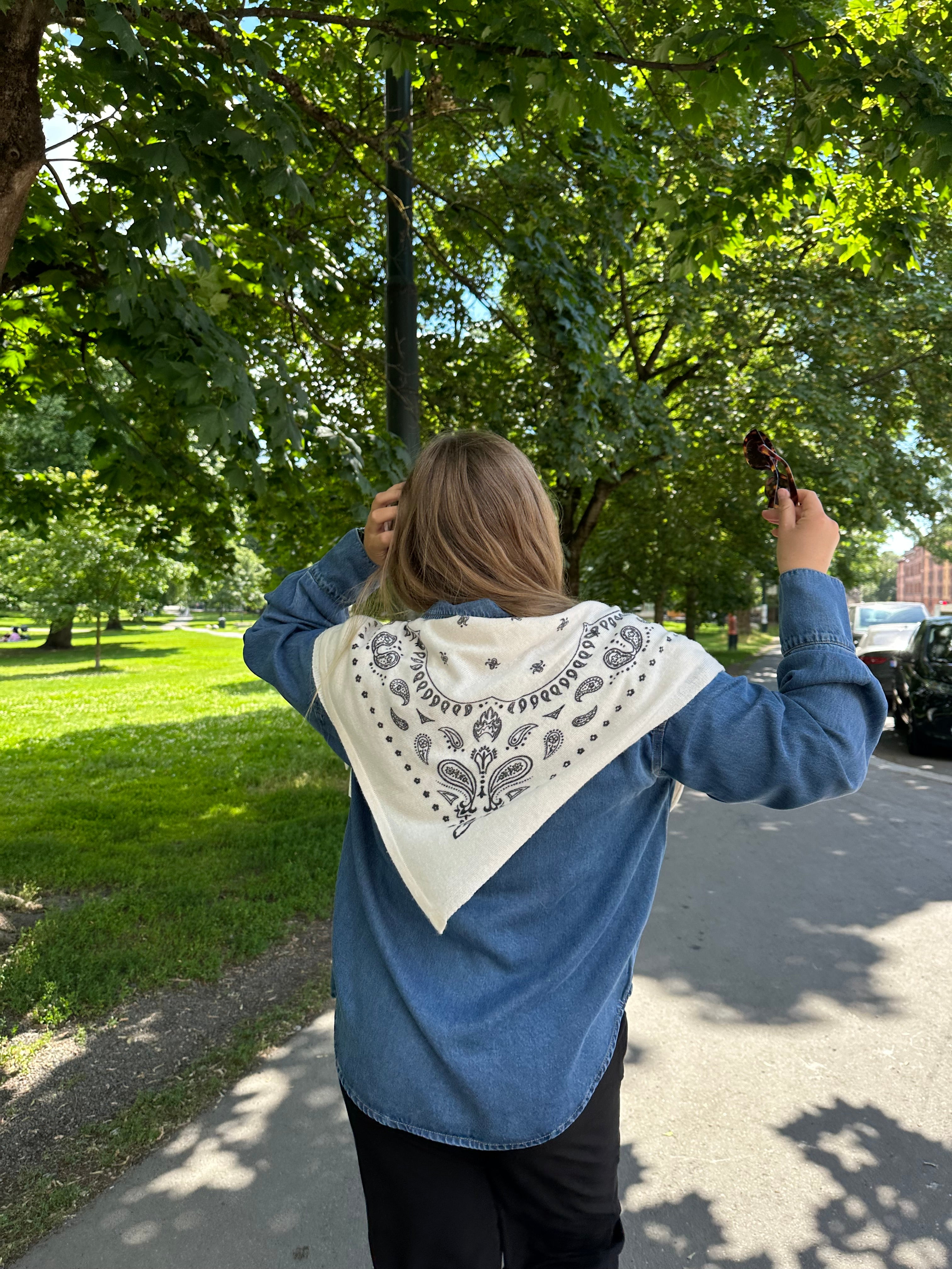 PCNOVIS Scarf - Whitecap Gray